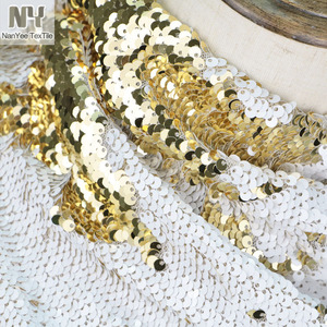 Nanyee Textile 5MM Avant <span class=keywords><strong>Blanc</strong></span> Dos <span class=keywords><strong>Or</strong></span> Dragon Échelle Lourd Réversible Sequin <span class=keywords><strong>Tissu</strong></span> - Product Image 1