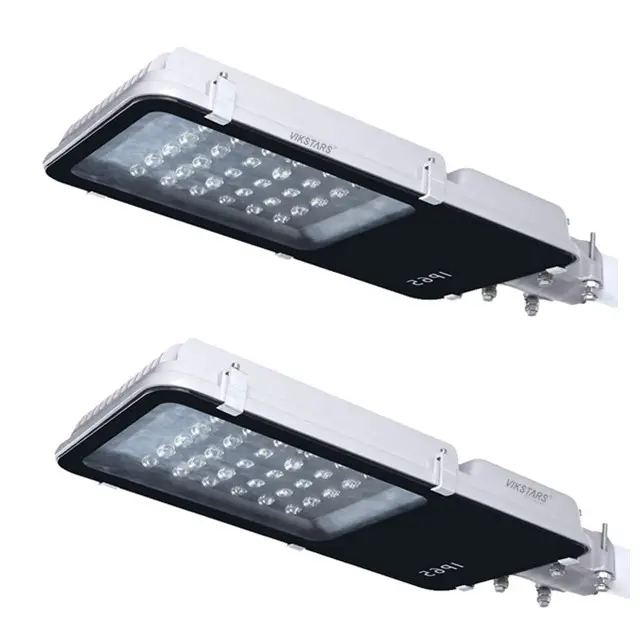 Giá cả cạnh tranh LED Ánh Sáng Đường Phố Ống Kính Quang Học Đèn Vườn Bài IP65 Không Thấm Nước Năng Lượng Mặt Trời Ánh Sáng Đường Phố 100 wát