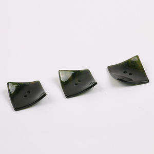 Boutons plats en résine acétate colorée effet écaille de tortue, en plastique irrégulier, avec paillettes, 2/4 trous, pour accessoires vestimentaires - Product Image 4