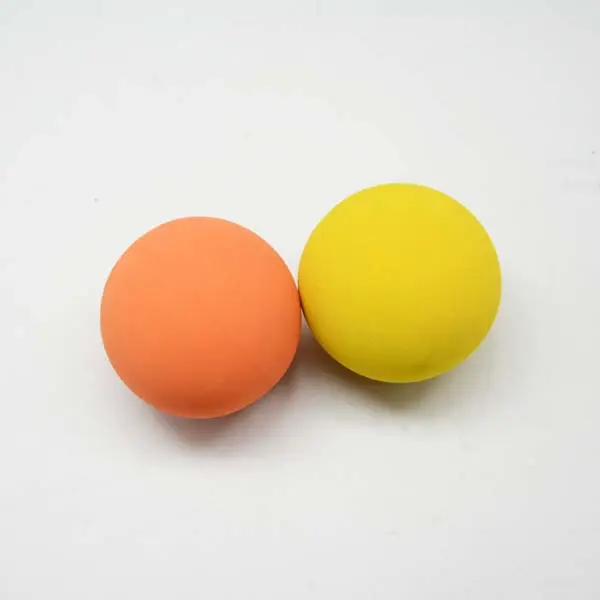 63mm/60mm/57mm कम उछाल रबर की गेंद के लिए अनुकूलित लोगो के साथ खेल रंगीन खोखले रबर गेंद