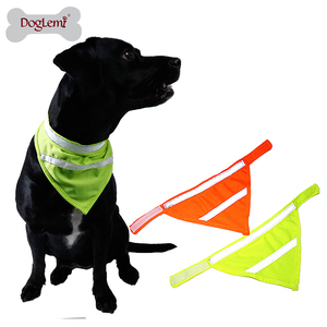 Écharpe pour chien en nylon personnalisée en gros <span class=keywords><strong>Bandana</strong></span> à motif solide néon réfléchissant haute visibilité pour l'été, l'hiver et le printemps - Product Image 2