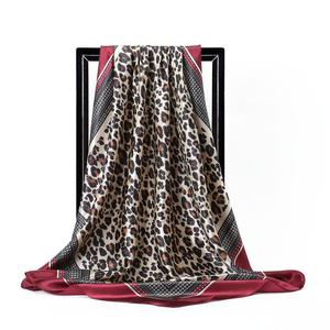 Leopardo di modo Stampato Sciarpe di Seta per Le Donne Raso Hijab Sciarpa Femminile Bandana 90*90 centimetri di Lusso di Disegno di Marca Piazza scialli Sciarpe - Product Image 1