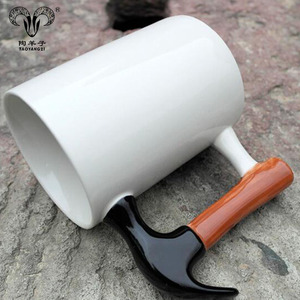 Tasse de luxe en céramique, avec poignée de marteau, drôle - Product Image 3