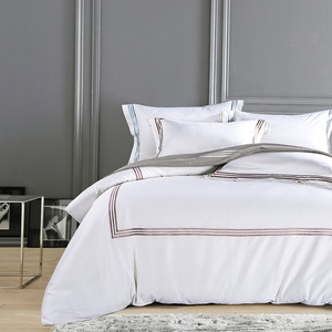 Juego de Ropa de Cama de Hotel de Lujo con Bordado - Product Image 4