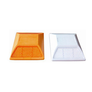 Venta al por mayor carretera waring solar led ojos <span class=keywords><strong>de</strong></span> <span class=keywords><strong>gato</strong></span> <span class=keywords><strong>de</strong></span> plástico solar road Stud - Product Image 2