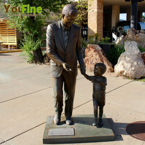 Custom Made in metallo figura umana Bronzo Presidente John F. Kennedy Scultura Con Il Bambino