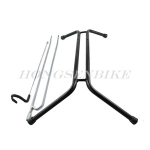 Support de présentation et de stationnement vertical pour vélos en acier argenté et noir, capacité de charge de 30 kg - Product Image 4