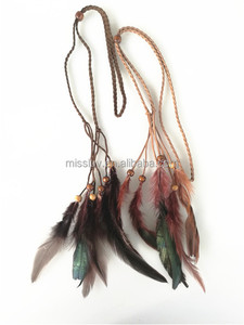 Belle bande de cheveux en plumes colorées avec perles en bois Accessoires pour cheveux Perles en bois de bohème Bandeau tressé en daim pour femmes - Product Image 5