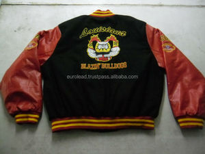 Veste universitaire en cuir avec corps en laine et patchs brodés - Product Image 2