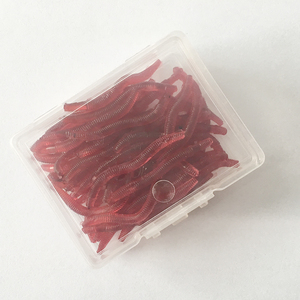Sıcak satış 4cm PVC simülasyon kırmızı solucan solucanlar balıkçılık yumuşak cazibesi Set için 50 adet bas balıkçılık çocuklar için