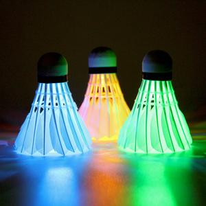 Hochwertige Glow Dark Duck Feather <span class=keywords><strong>LED</strong></span> <span class=keywords><strong>Badminton</strong></span> Federball Shining Federball für <span class=keywords><strong>Badminton</strong></span>/<span class=keywords><strong>LED</strong></span> <span class=keywords><strong>Badminton</strong></span> Federball - Product Image 3