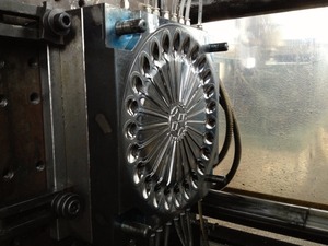 Tự động <span class=keywords><strong>Robot</strong></span> nhựa dao kéo máy ép phun cho PP PS PLA dùng một lần muỗng nĩa dao - Product Image 4