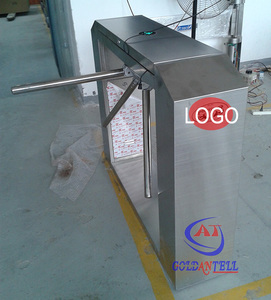 Tourniquet automatique à trois poteaux pour entrée ou sortie de salle de sport en vente - Product Image 2