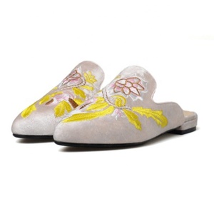 <span class=keywords><strong>Scarpe</strong></span> piatte <span class=keywords><strong>da</strong></span> donna <span class=keywords><strong>comode</strong></span> con punta ricamata di nuovo design - Product Image 2