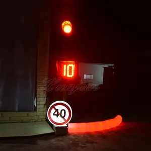 Segno di traffico di sicurezza a bordo segno con il colore RGB