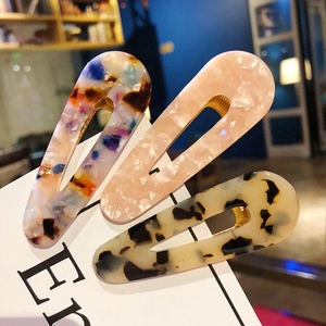 2019 <span class=keywords><strong>las</strong></span> mujeres <span class=keywords><strong>las</strong></span> niñas lado acrílico Clips de pelo hueco geométrico mármol de color de pico de pato Clip de pelo - Product Image 4