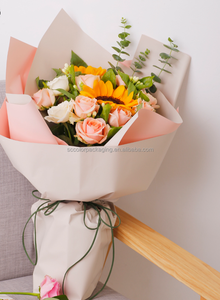 <span class=keywords><strong>2025</strong></span> thiết kế mới Hoa Hai mặt không thấm nước thân thiện với môi chống cong 60x60cm Giấy Gói hoa thanh lịch cho nhiều mục đích sử dụng - Product Image 4