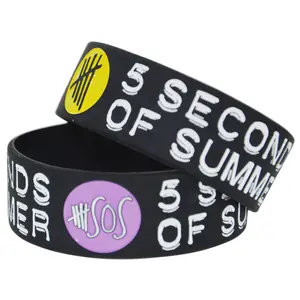 1インチワイドバンド5秒の夏のシリコンブレスレットデボス加工インクで満たされた5SOSリストバンド