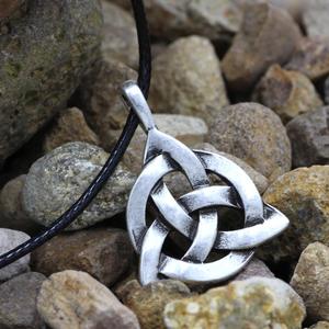<span class=keywords><strong>Collana</strong></span> con Ciondolo Nodo Celtico Classico Fatto a Mano con Catena a Maglie in Lega di Zinco <span class=keywords><strong>Argento</strong></span> Anticato Unisex per Matrimoni Fidanzamenti Feste - Product Image 5