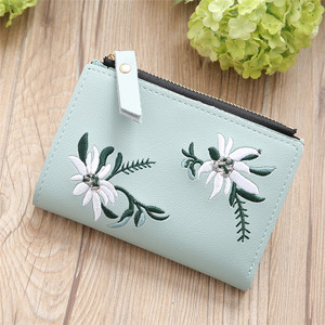 Hot Selling China Fashion Casual Ladies <strong>Wallet</strong> PU Leather Embossed Flowers Short <strong>Wallet</strong> Card Pack <strong>Cheap</strong> Coin Zipper <strong>Wallet</strong> - Product Image 3