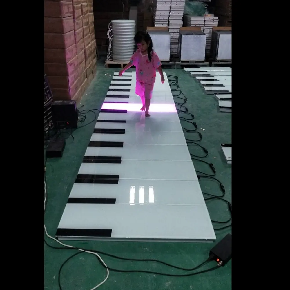 Homei peralatan DJ dekorasi interaktif otomatis dan Output kontrol musik Piano LED lantai dansa