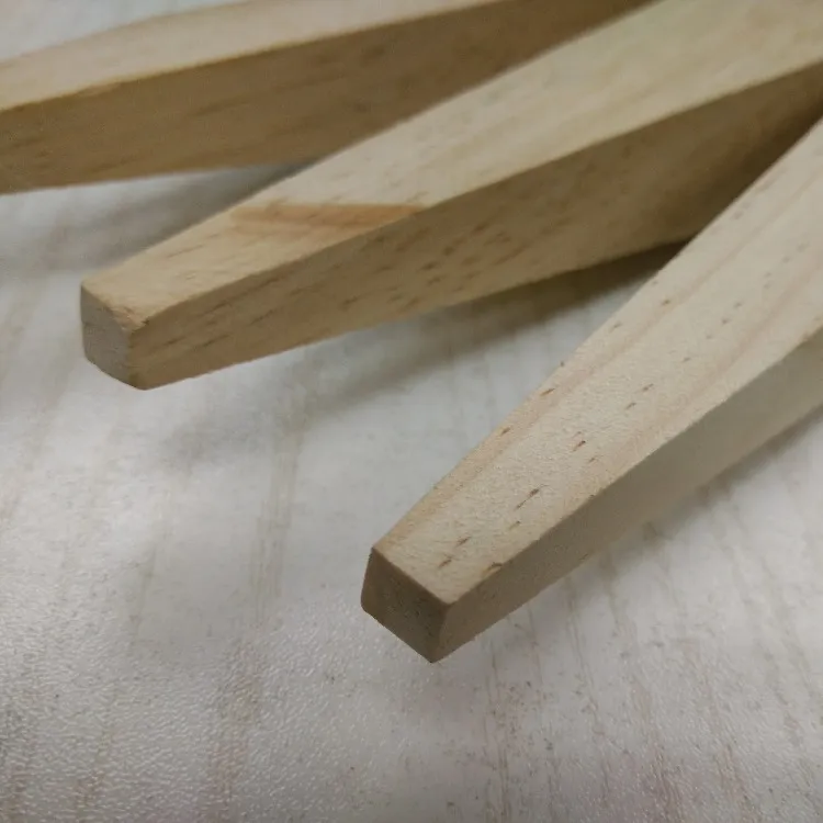 Bonne qualité pieu en bois grossiste bois pieux en bois FSC