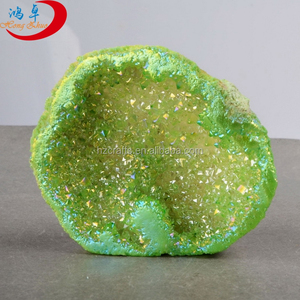 Natuurlijke Ruwe Regenboog Aura Mystic Quartz Geode/Groen Crystal Geode