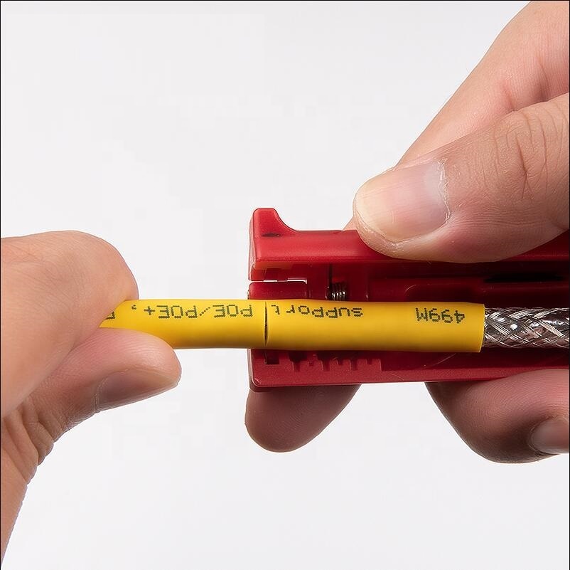 Устройство для зачистки коаксиального кабеля