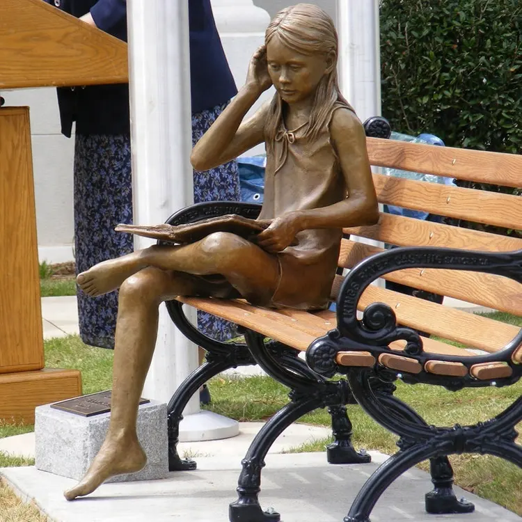 Statue de jardin en métal Bronze de haute qualité pour petite fille sur banc