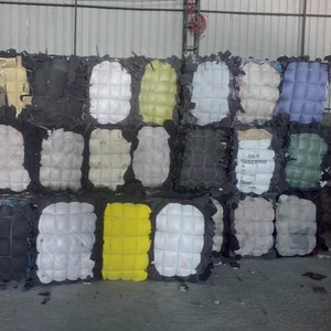 Nhà Máy Lọc Màu Đen Bông Lọc Xốp Phế Liệu Màu Đen Bọt Phế Liệu Trong Bale Sử Dụng Mới Bọt Tái Chế - Product Image 5