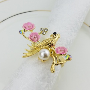 Anillos de Servilleta de Metal de Lujo Ecológicos con Diseño de Ramas y Pájaros al por Mayor de <span class=keywords><strong>Bongo</strong></span> - Product Image 1