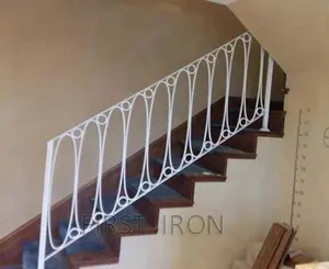 Intérieur blanc droit en fer forgé garde-corps d'escalier d'intérieur en fer forgé garde-corps