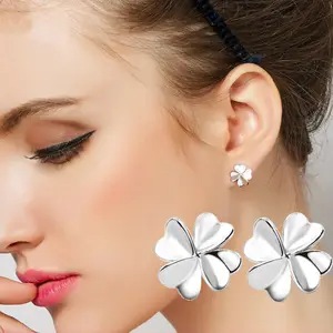 2015 Nieuwe Zomer Stijl Zilveren oorbellen Noble Lucky Clover hartvorm Petal Stud oorbellen mode-sieraden voor vrouwen