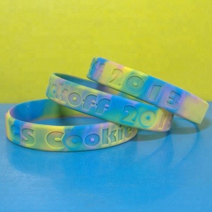 Pulsera de silicona con grabado de logotipo en relieve, brazalete colorido personalizable, promoción de recuerdos - Product Image 2
