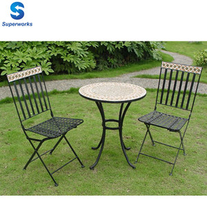 Table <span class=keywords><strong>de</strong></span> bistrot d'extérieur moderne et ensemble <span class=keywords><strong>de</strong></span> chaises pliantes en métal Mobilier <span class=keywords><strong>de</strong></span> <span class=keywords><strong>jardin</strong></span> en <span class=keywords><strong>fer</strong></span> pour cour et extérieur - Product Image 2