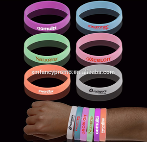 Pulsera luminosa de silicona con logotipo personalizado, pulseras que brillan en la oscuridad - Product Image 4