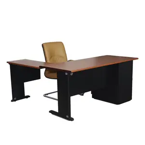 Moderner Stil Executive Schreibtisch Tischplatte Büromöbel Design Reparatur Mobile 4-Sitzer Workstation Glas Metall Industrie