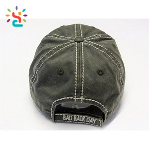 Cappellino da Baseball Vintage Ricamato Bianco con Scritta 'Bad Hair Day' Effetto Consumato Stile Dad Hat - Product Image 6