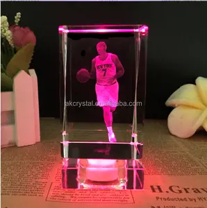 Tipo di premio sportivo Souvenir di pallacanestro cubo di cristallo inciso al Laser 3d con Base luminosa a Led