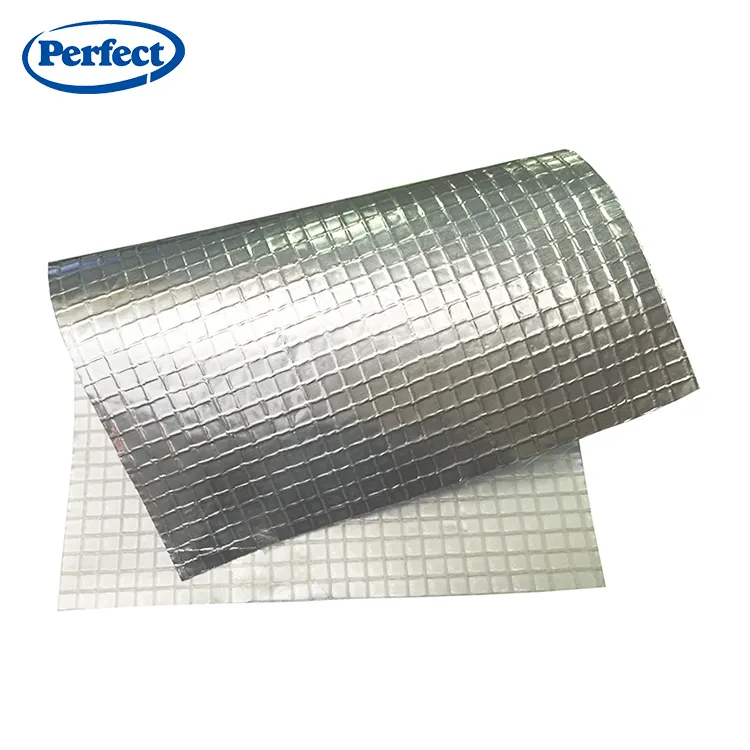 Reflecterende Thermische Dampbarrière Wit Pp Film Aluminiumfolie Glasvezel Mesh 5*5 Mesh Met Pe Coating Voor Minerale Steenwol