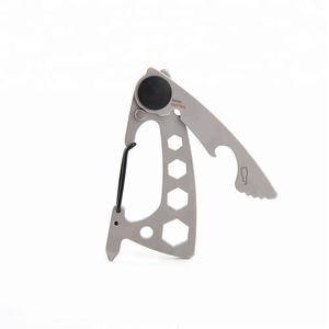Llavero con mosquetón <span class=keywords><strong>de</strong></span> acero inoxidable para acampada, 7 en 1, multiherramientas EDC - Product Image 4