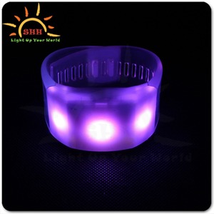 Neue produkte fernbedienung armband glow in <span class=keywords><strong>the</strong></span> dark light up handschlaufe - Product Image 6