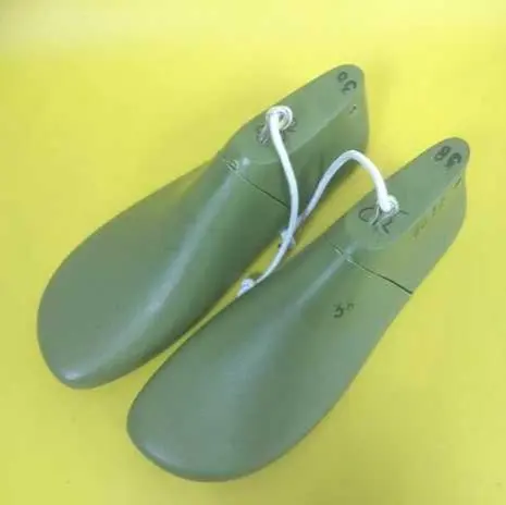 Unisexe gros bout rond plat chaussure en plastique dure pour chaussons, chaussures décontractées