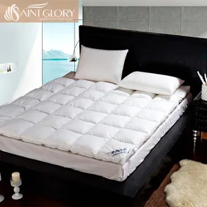 中国制造商超级软便宜羽绒和羽毛床折叠床垫 topper 酒店保护