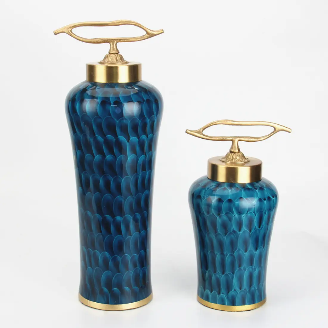 Moderne custom keramische home decor blauw jar container hotel land <span class=keywords><strong>artware</strong></span> porselein met metalen deksel custom logo jar