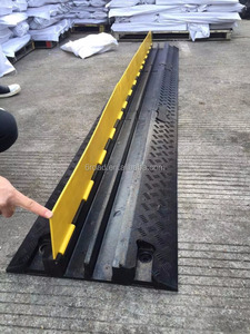 Cubierta de cable de plástico, CE dos <span class=keywords><strong>canales</strong></span> Cubierta de cable de plástico de PVC PU grande para interiores, PROTECTOR DE CABLE - Product Image 6