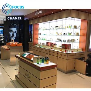 Vetrina in Legno per Negozi di Arredamento, Espositore per Nomi di Negozi, Scaffale Espositivo per Cosmetici - Product Image 1