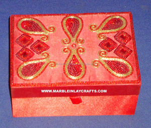 Zari-Caja de regalo decorativa bordada a mano - Product Image 1