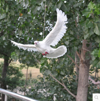 Décoration personnalisée de colombes artificielles blanches sur pied