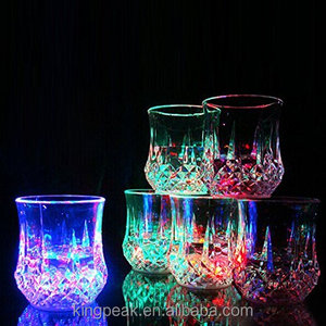 Bar Kính Vui Nước Kích Hoạt Đầy Màu Sắc Nhấp Nháy LED Light Up Shot Ly Nhấp Nháy Bia Rượu <span class=keywords><strong>Whisky</strong></span> Vodka Ly Martini Ly Thủy Tinh - Product Image 2